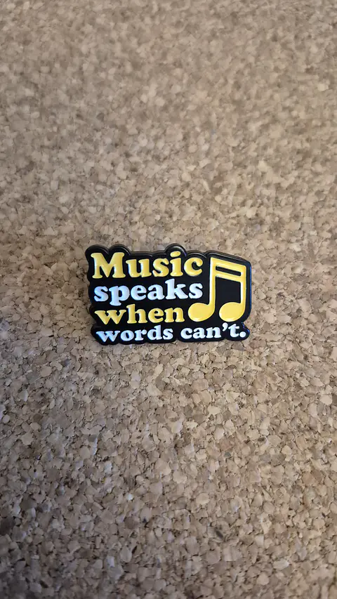 ​Pin Música e Frases Inspiradoras - 2 Modelos (Single Clutch)