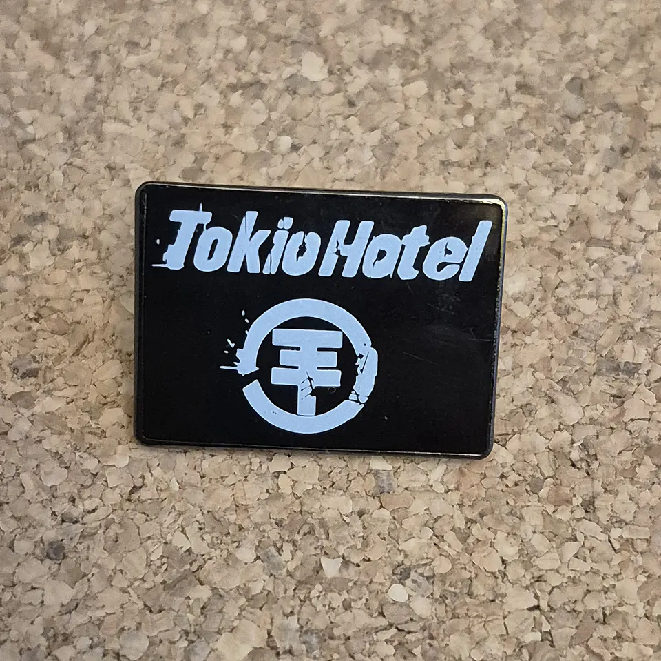 Pin Tokio Hotel (Single Clutch)  1