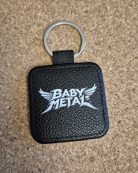 ​Porta-chaves Babymetal - Edição Reversível (Black & White)