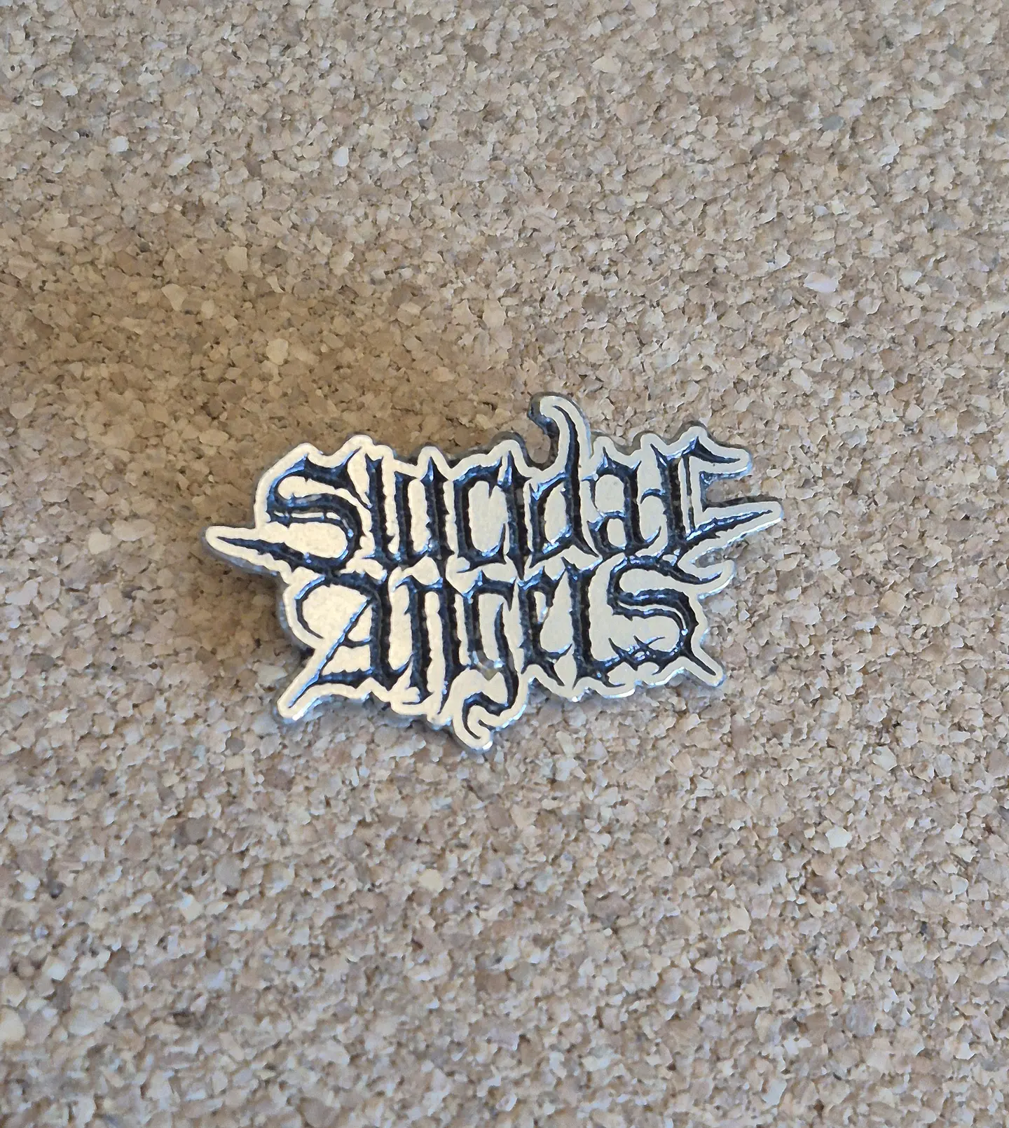 Pin Suicidal Angels - Logo (Double Clutch) 2