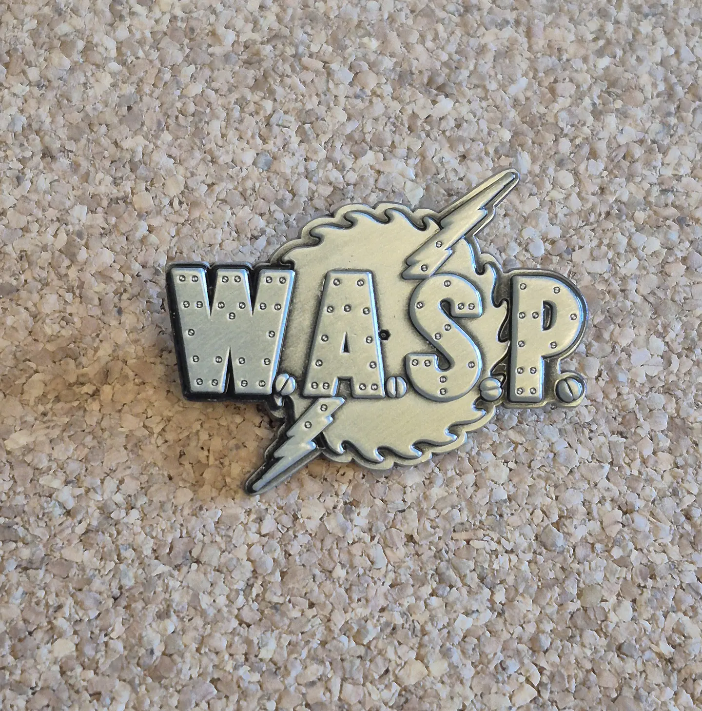 Pin Wasp - Logo (Double Clutch) 2