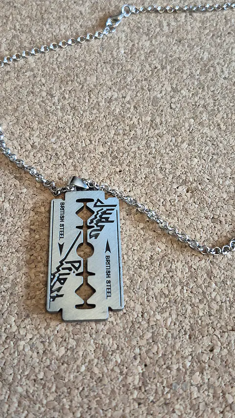 Colar Judas Priest - British Steel Razor Blade