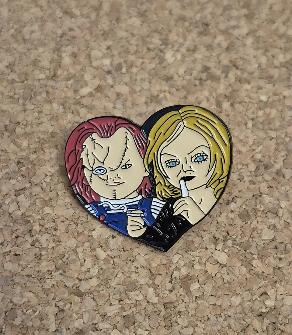 ​Pin Chucky (Boneco Assassino) - 8 Modelos (Single / Double Clutch) 1