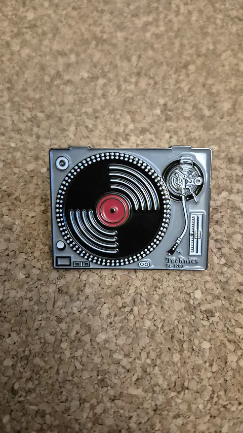 Pin ​Coleção: Estilo Vintage & DJ (Gira-discos) - 2 Modelos (Single/Double Clutch)