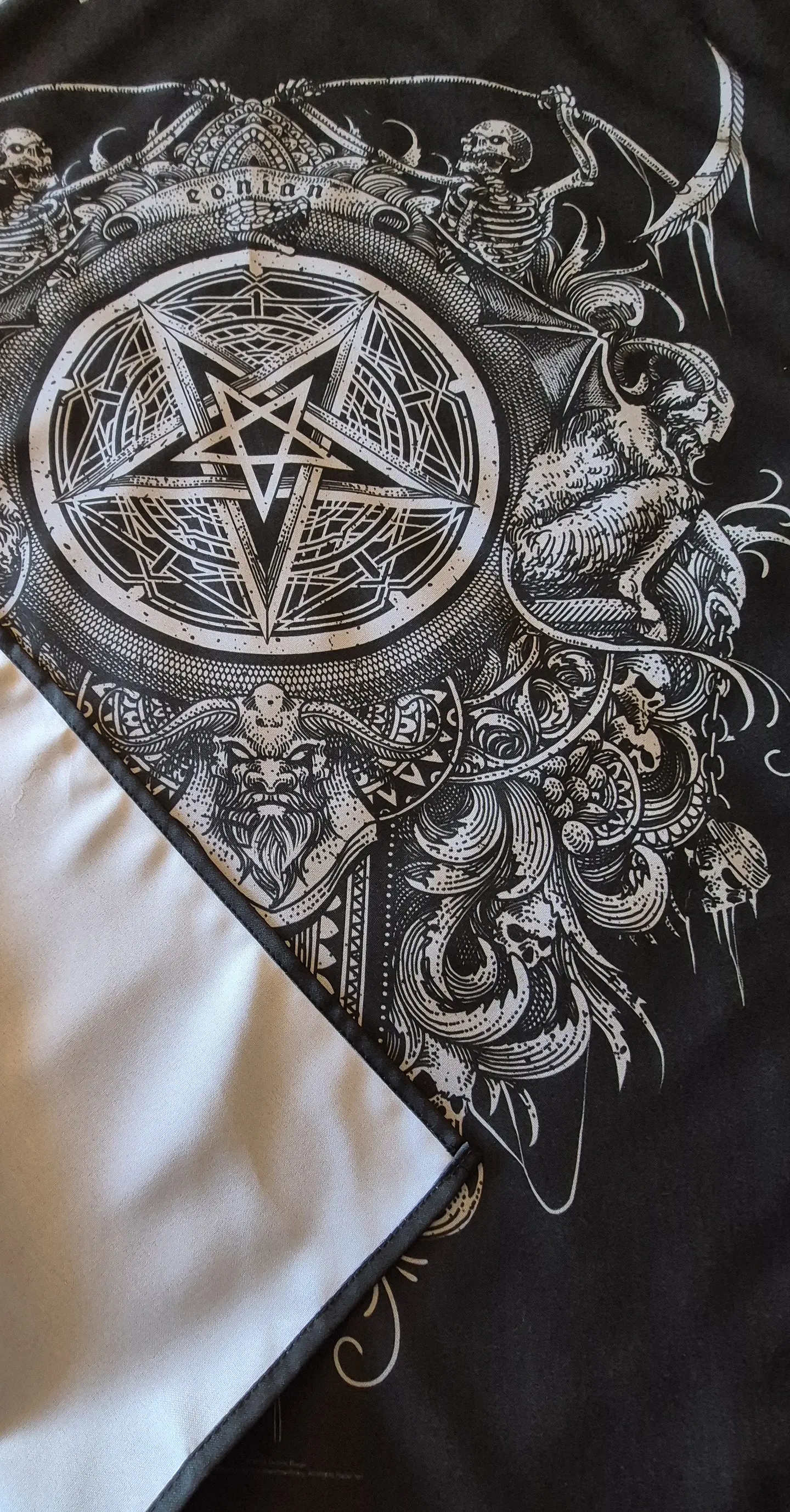 Bandeira Dimmu Borgir – Eonian Album Design Flag (65x105cm) 3