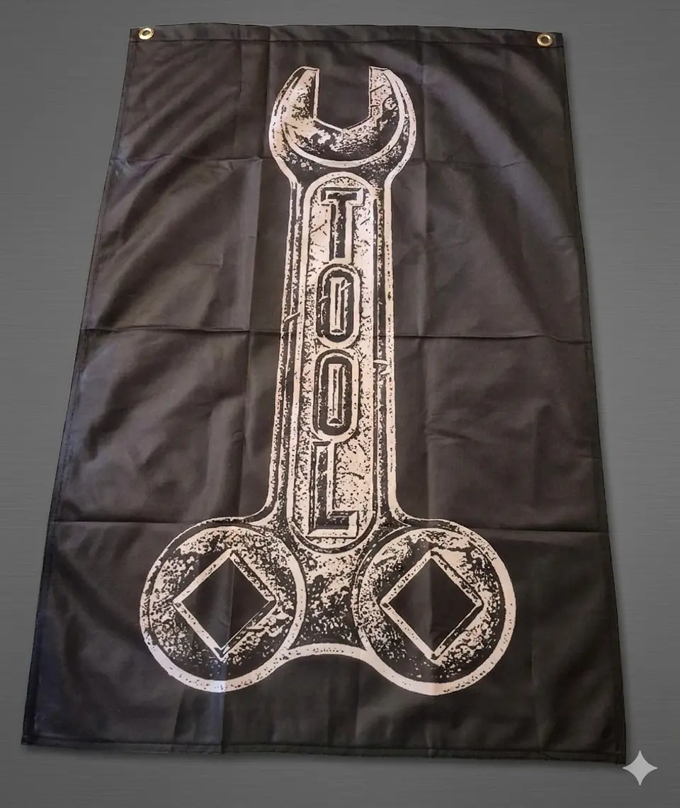 Bandeira Tool Design Logo Flag (70x100) c/ Ilhós 1