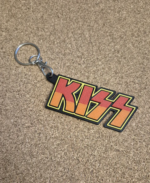 Porta-Chaves Kiss – Logótipo em Relevo