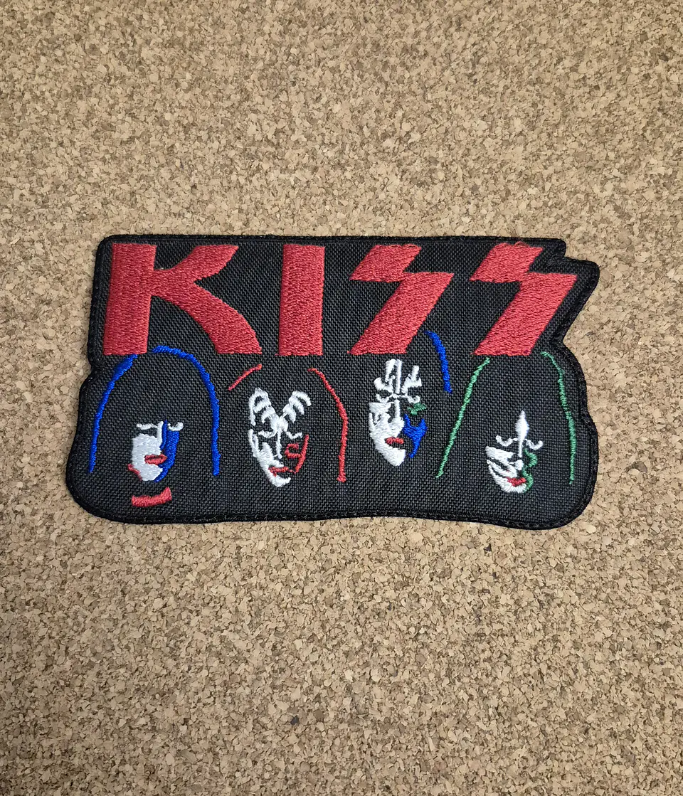 Kiss Patch - Embroidered (Iron-on) 1