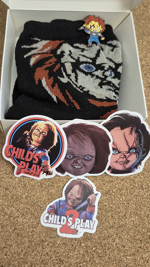 Special Movie Pack: Chucky Horror Socks & Pin & Stickers Set - Special Price