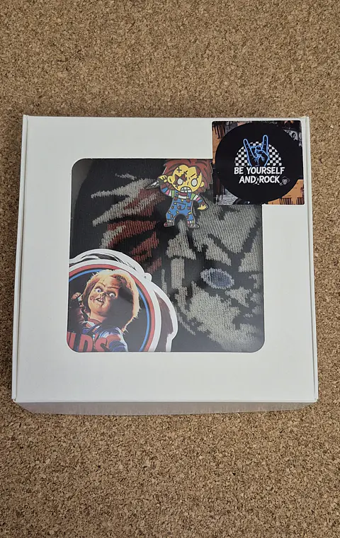Special Movie Pack: Chucky Horror Socks & Pin & Stickers Set - Special Price