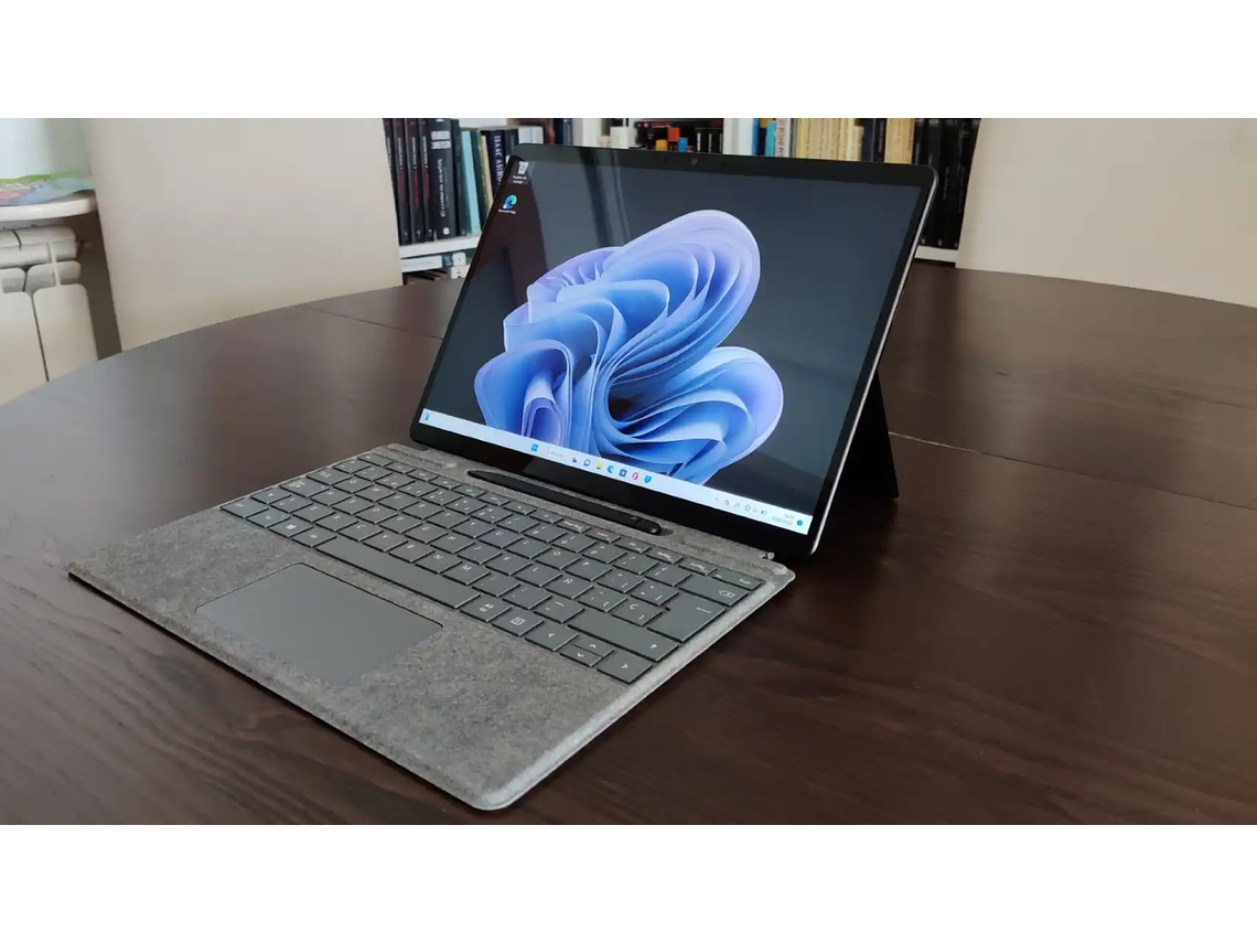 MICROSOFT SURFACE PRO 9 - 13' CORE I7 12GEN, 16GB RAM + 1TB SSD, WINDOWS 11 7