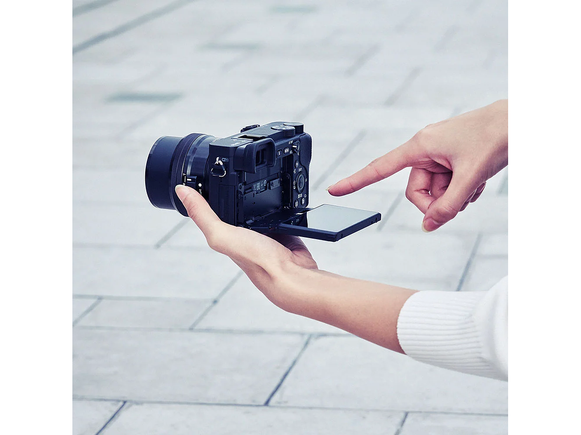 CÁMARA ILCE-6400M CON MONTURA E Y SENSOR APS-C 7