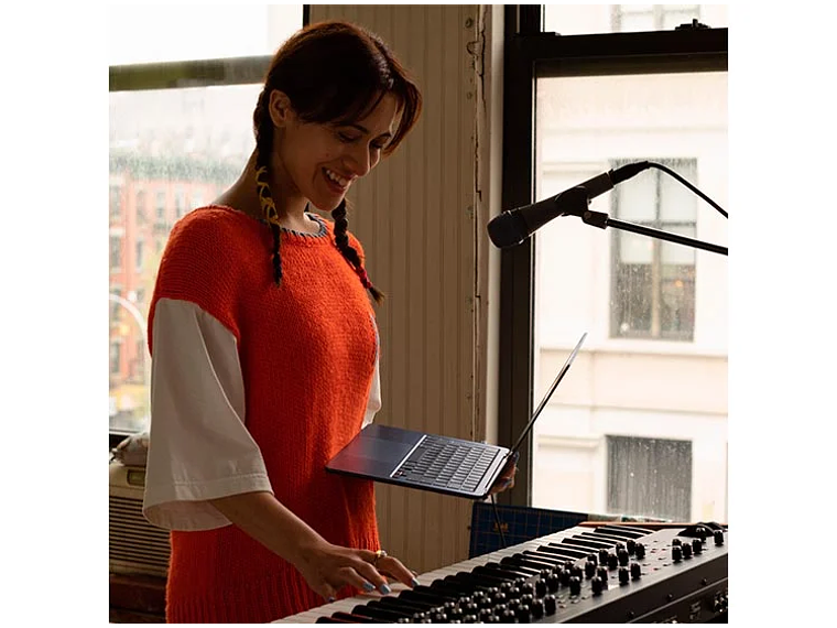 MACBOOK AIR M2 (CPU 8NUC Y GPU 8NUC) 16GB RAM 256GB SSD 13.6