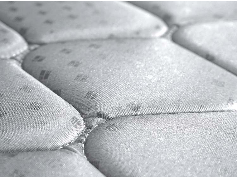 JUEGO DE DORMITORIO CELTA CAMA EUROPEA CADIZ 1 PLAZA + VELADOR GRANADA HONEY 2