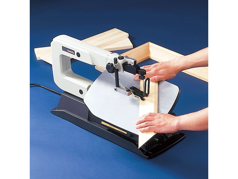 SIERRA CALADORA DE BANCO MAKITA SJ401 2