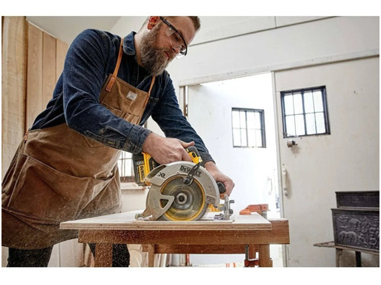 SIERRA DEWALT CIRCULAR 7 1/4 20 V XR DCS570B SIN BATERIAS METAL 2