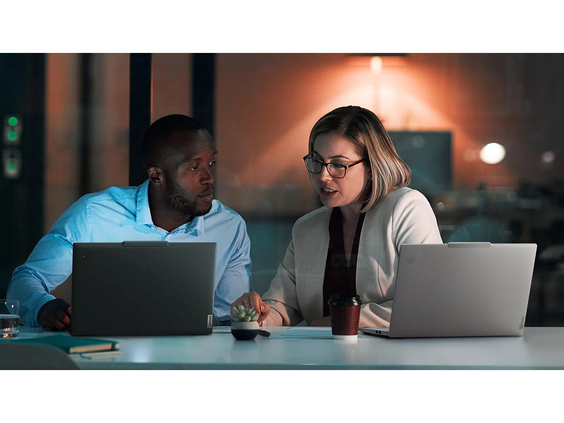 NOTEBOOK THINKPAD T14S 5TA GEN INTEL CORE ULTRA 7 16GB RAM 512GB SSD 14' WUXGA W11 PRO 8