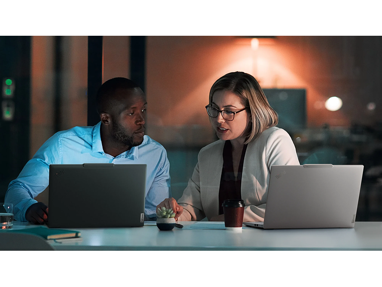 NOTEBOOK THINKPAD T14S 5TA GEN INTEL CORE ULTRA 7 16GB RAM 512GB SSD 14' WUXGA W11 PRO 8