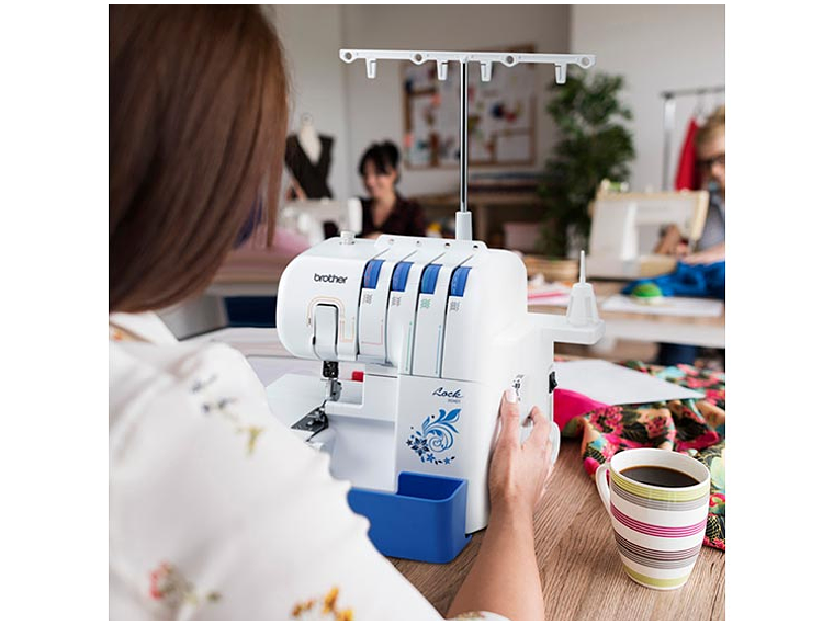 COMBO BROTHER OVERLOCK 3534D + MÁQUINA DE COSER JS2135 10