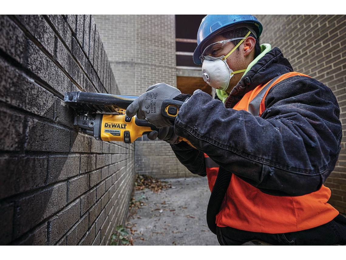 ESMERIL ANGULAR 4 1/2 60V DEWALT DCG418B SIN BATERIAS 4