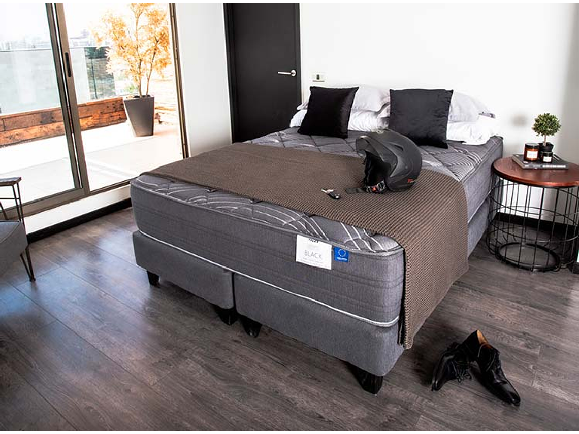 JUEGO DE DORMITORIO FLEX CAMA EUROPEA BLACK BOX TOP KING NEGRO + RESPALDO DESIGN GRIS 7