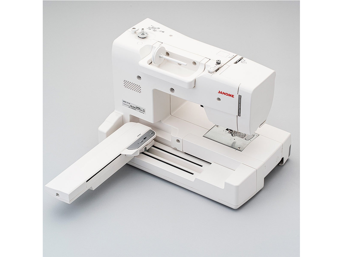 BORDADORA JANOME MEMORY CRAFT 100E 9