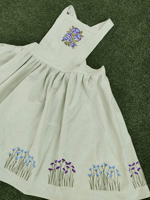 Delantal Pinafore Hortensias