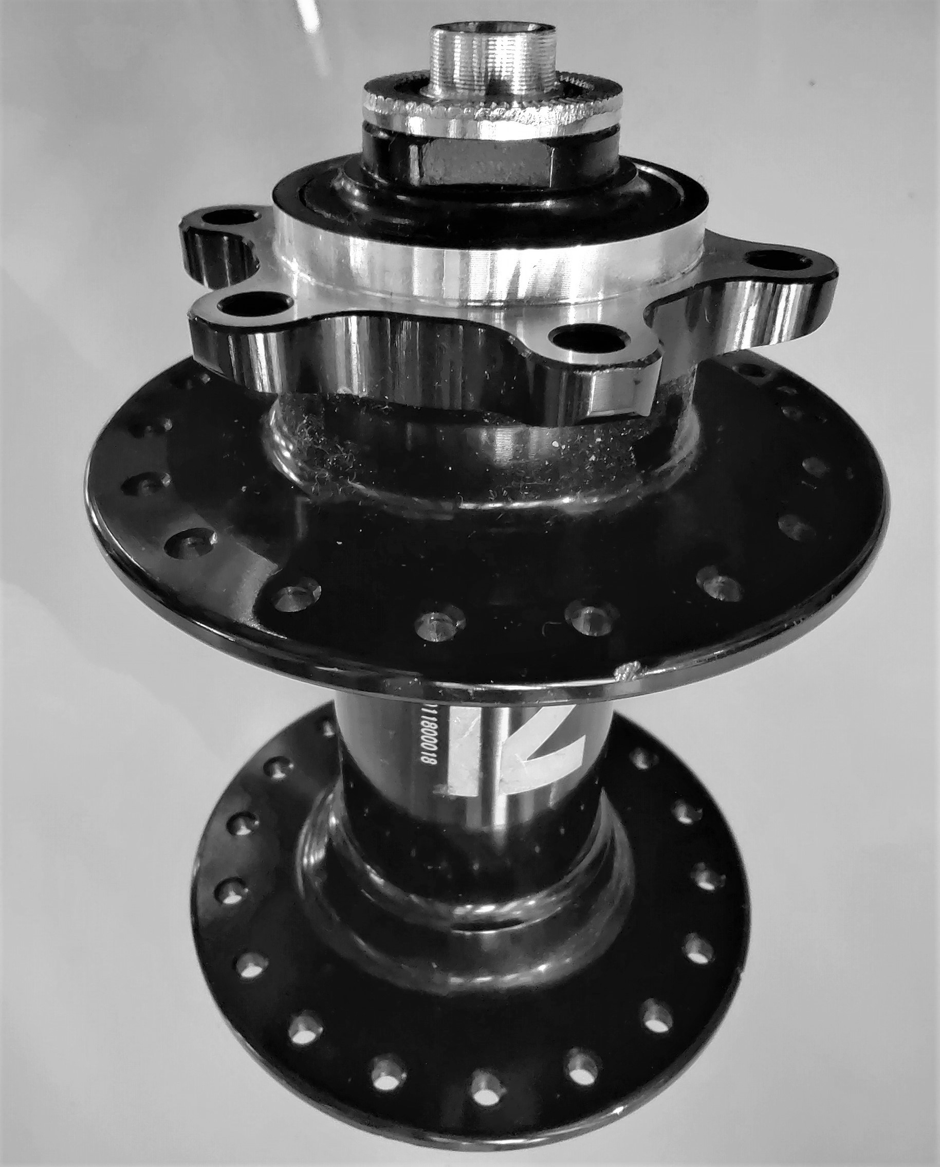 MAZA DELANTERA NOVATEC D041SB 9X100 36H 6 PERNOS