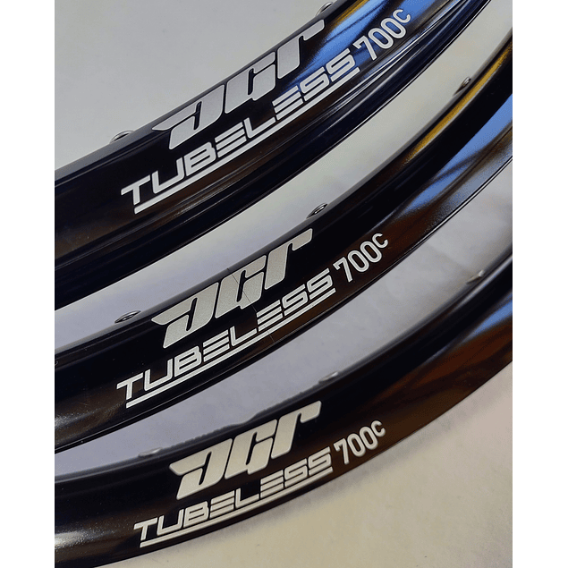 LLANTA DGR ULTRA 700C - TUBELESS - 32H - NEGRO BRILLANTE