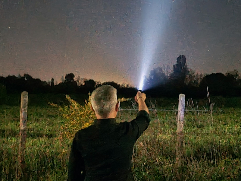 ¿Linterna recargable o con pilas? Pros, contras y cómo elegir tu EDC ideal