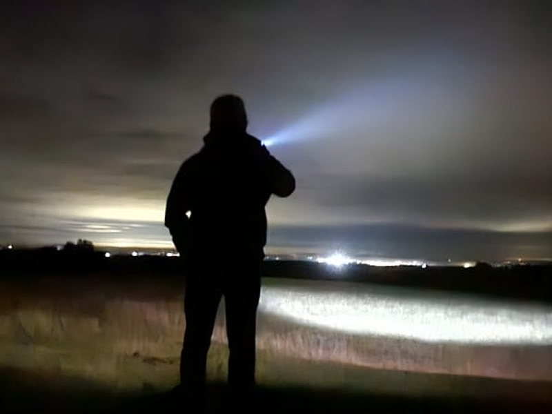 💡 Brilla en la oscuridad con Fenix: potencia, diseño y confianza