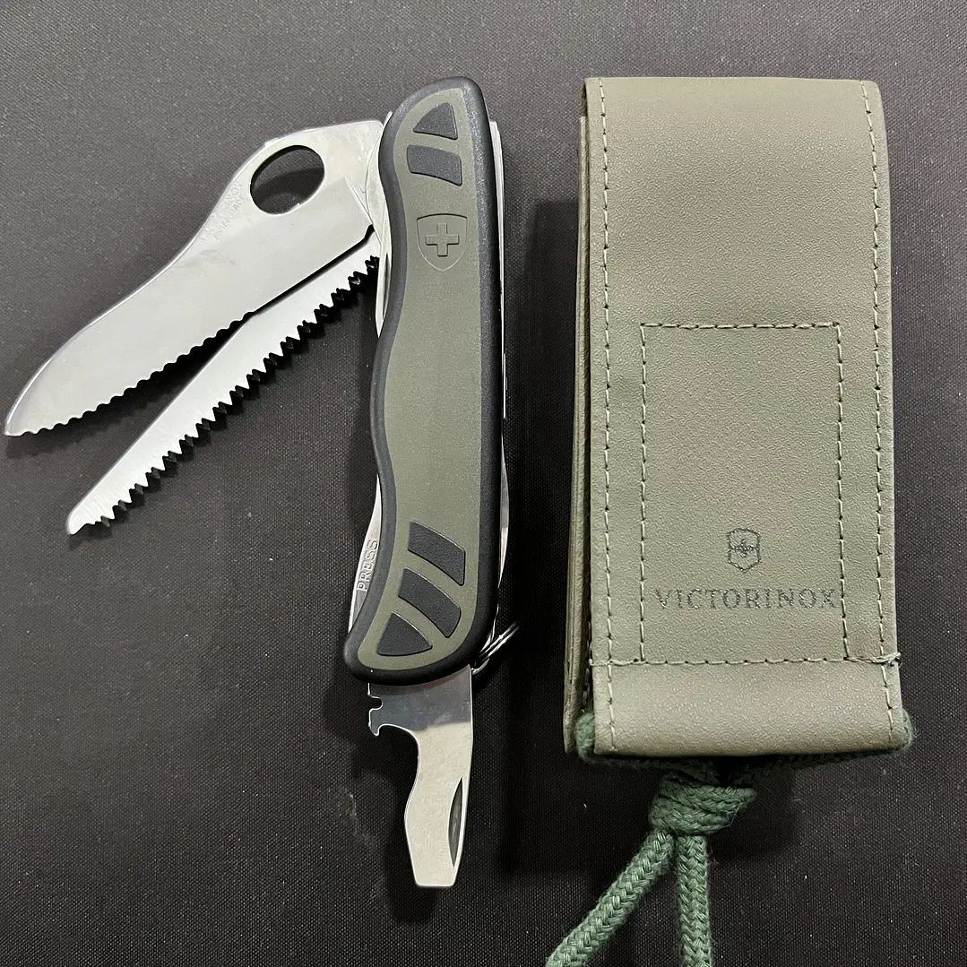 Navaja Victorinox Soldado Suizo + Estuche de Nylon Original (Pack Destacado) 2