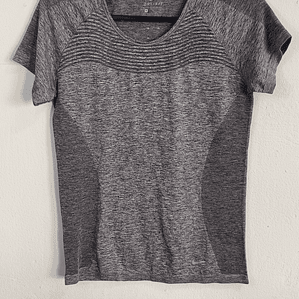 POLERA DEPORTIVA NIKE GRIS M