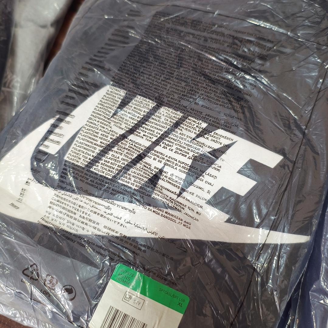 Poleron Nike Sportswear Fleece con Gorro — Retorno de Tienda 3