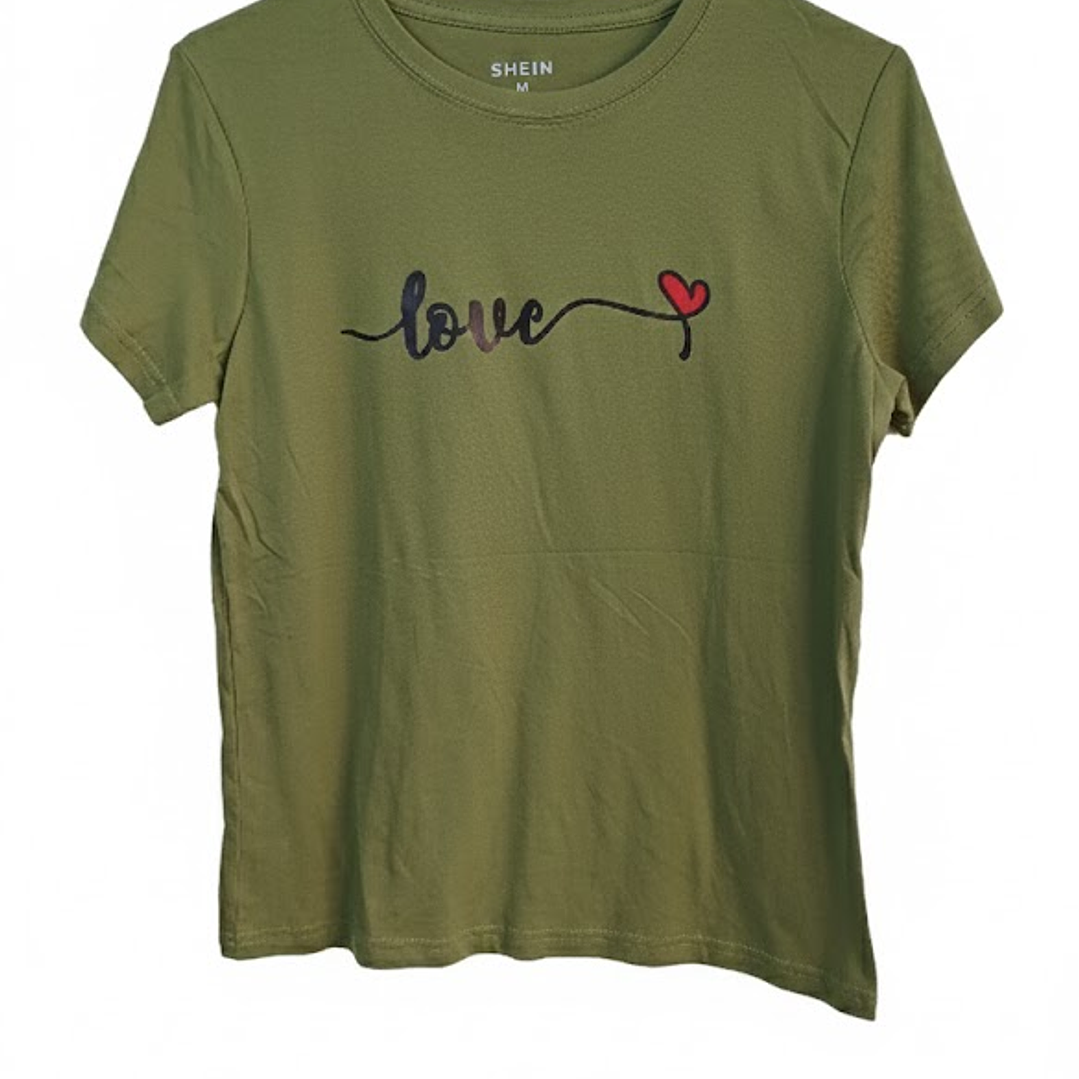 Polera SHEIN Verde Oliva Love Corazón Mujer Talla M - Como Nueva 4