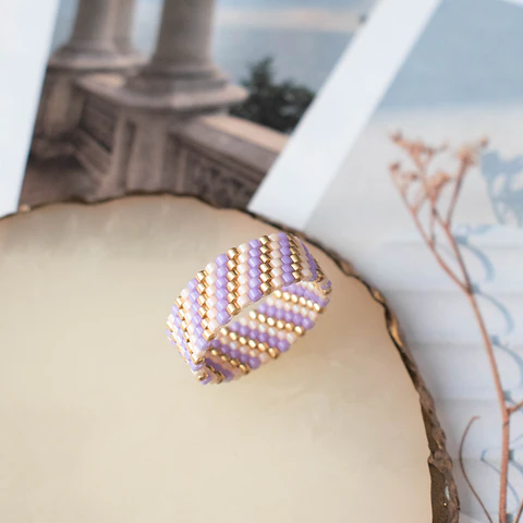 Anillo "Líneas diagonal" lila, durazno y dorado