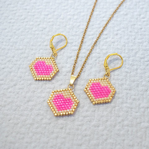 Conjunto "Amour" rosado flúor