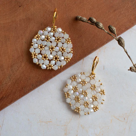 Aros "Medallón" blanco y dorado