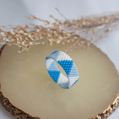 Anillo "Boho" azul, celeste y blanco