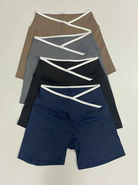 Short pretina cruzada