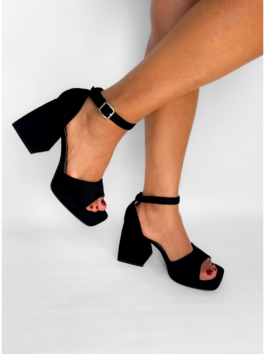 SANDALIA MUJER MAJU NEGRO GAMUZA 6