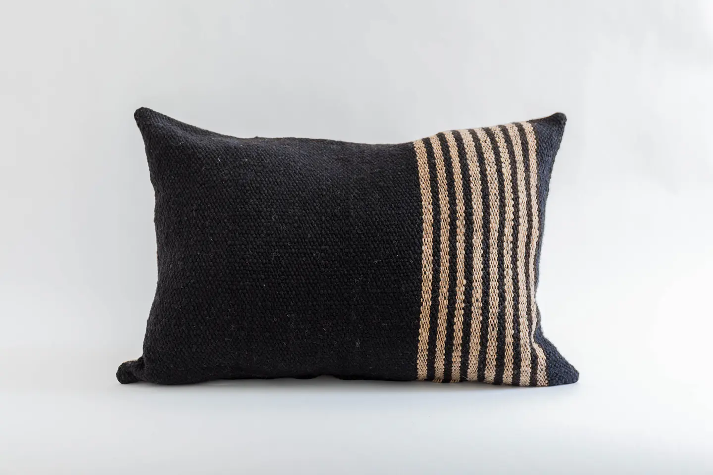 Cojin Black wool 1