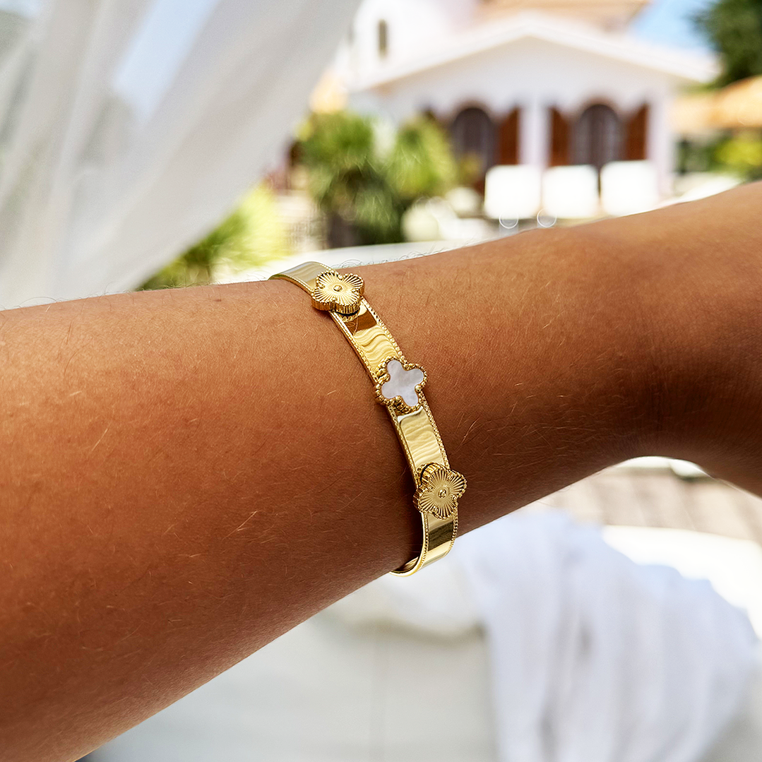 Bracelete Trevos Madrepérola Branca 2