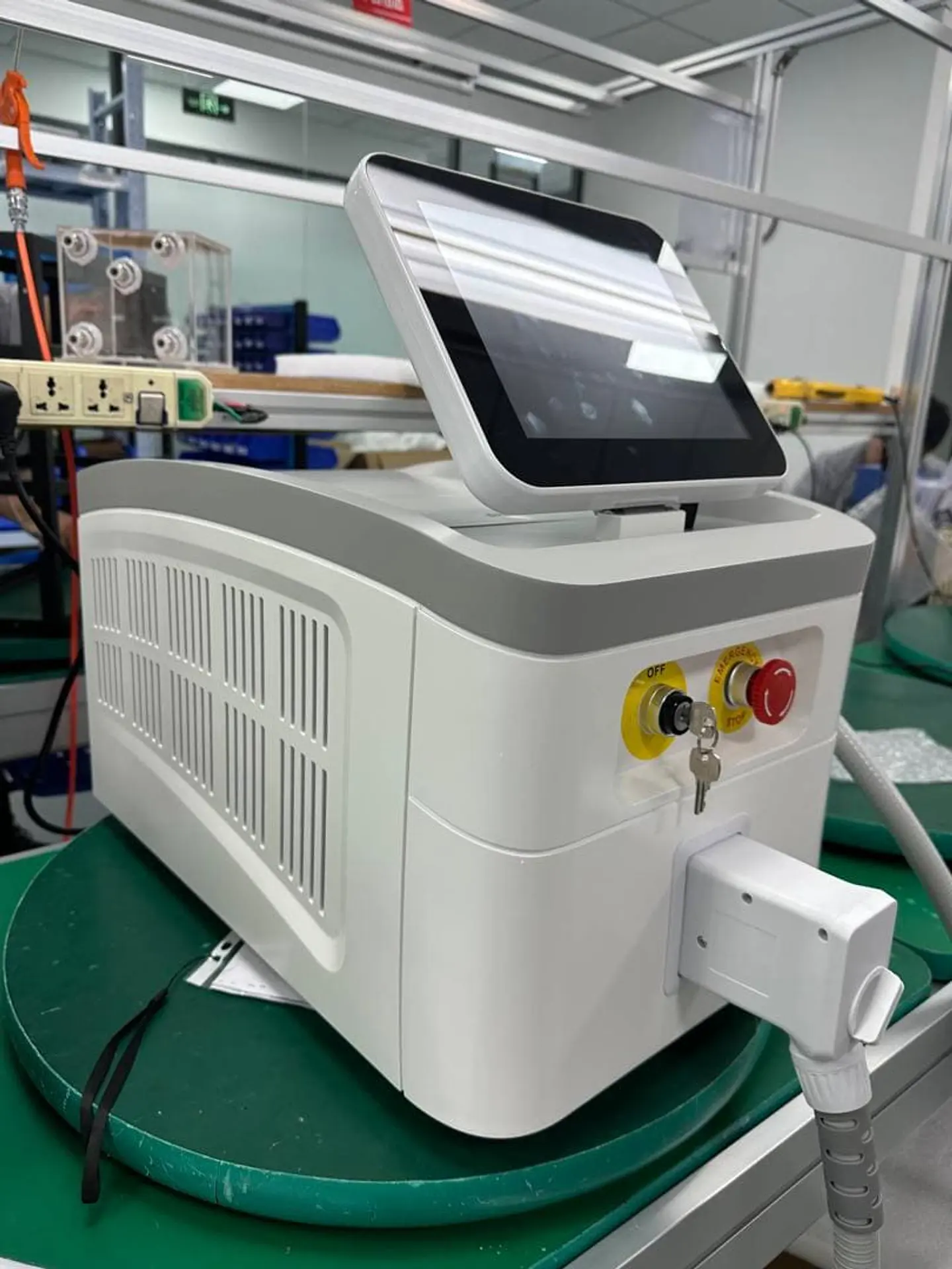 Equipo Depilación Cuatriláser (755nm, 808nm, 940nm, 1.064nm) 7