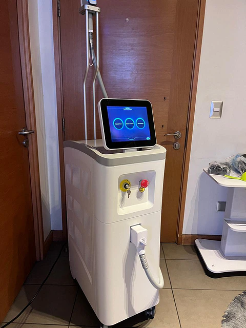 Equipo Depilacion Cuatrilaser Vertical (755 nm, 808 nm, 940 nm, 1.064 nm)