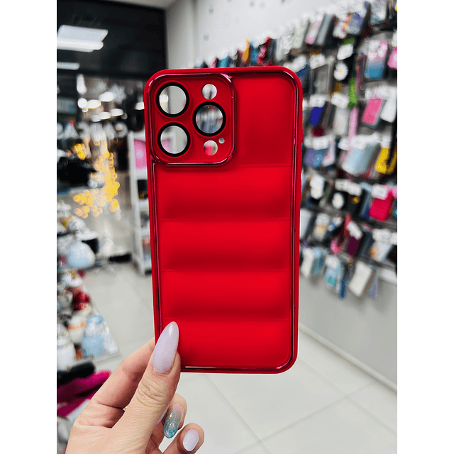 Carcasa Puffer color roja iPhone 15 Pro Max