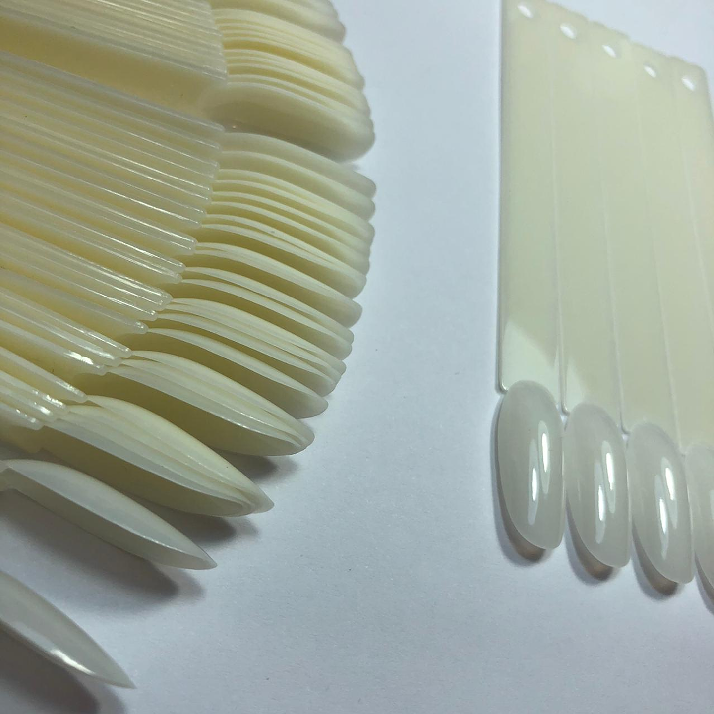 UÑERO ABANICO ALMENDRA 2