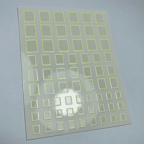 STICKER CUADRADO AMARILLO 