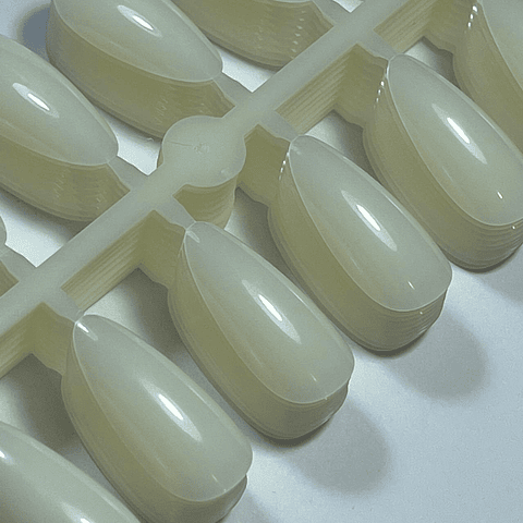 UÑAS MOSTRARIO ALMENDRA HUESO