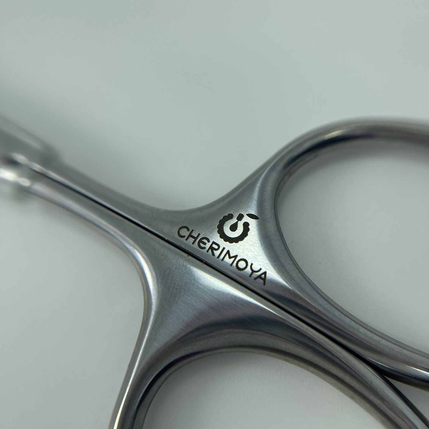 TIJERA CORTA CUTICULAS 3